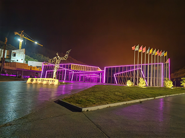 城市亮化是现代城市建设的重要组成部分,它不仅可以美化城市的夜景,还能提升城市的整体形象。随着科技的不断进步,城市亮化也得到了更多的关注和创新。本文将介绍一些关于城市亮化的创意和技术,帮助读者了解城市亮化的重要性以及如何进行独山子城市亮化的规划和实施。 城市亮化是现代城市建设的重要组成部分,它不仅可以美化城市的夜景,还能提升城市的整体形象。随着科技的不断进步,城市亮化也得到了更多的关注和创新。本文将介绍一些关于城市亮化的创意和技术,帮助读者了解独山子城市亮化的重要性以及如何进行独山子城市亮化的规划和实施。