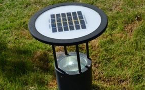 别墅庭院氛围营造：独山子草坪灯选型与布光技巧